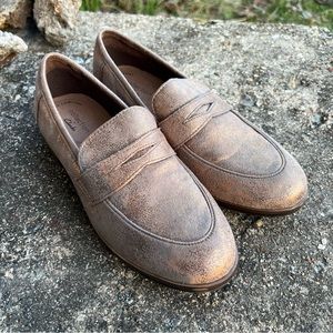 Clarks Gold and Tan Loafers